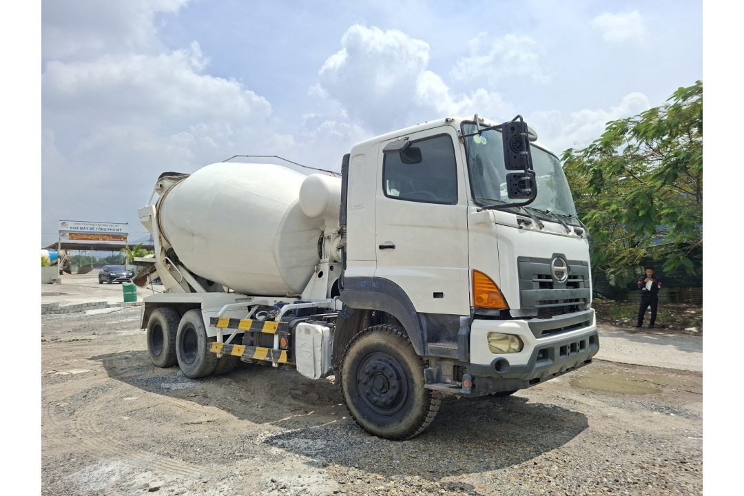 Xe trộn bê tông hino cũ đời 2014