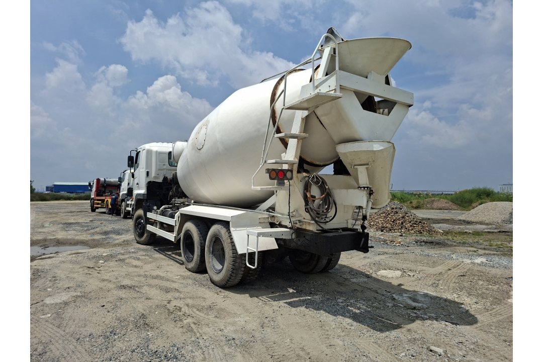 Xe trộn bê tông hino cũ đời 2014
