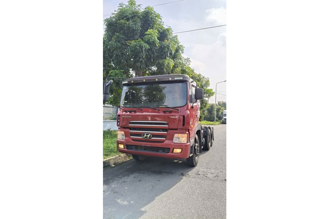 Đầu kéo Hyundai HD1000 cũ