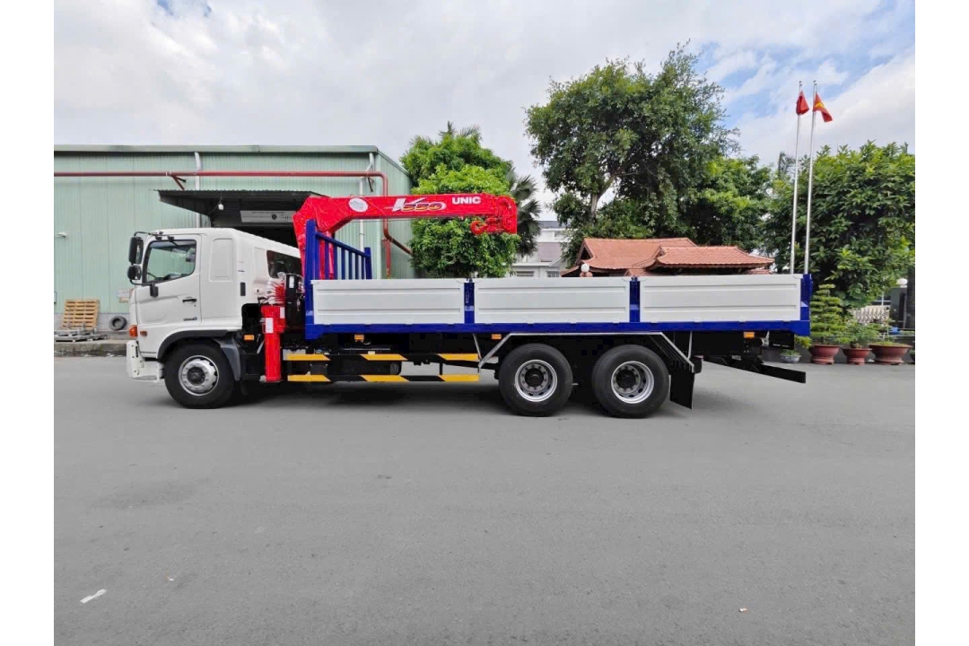 Xe cẩu Hino FL 5 tan