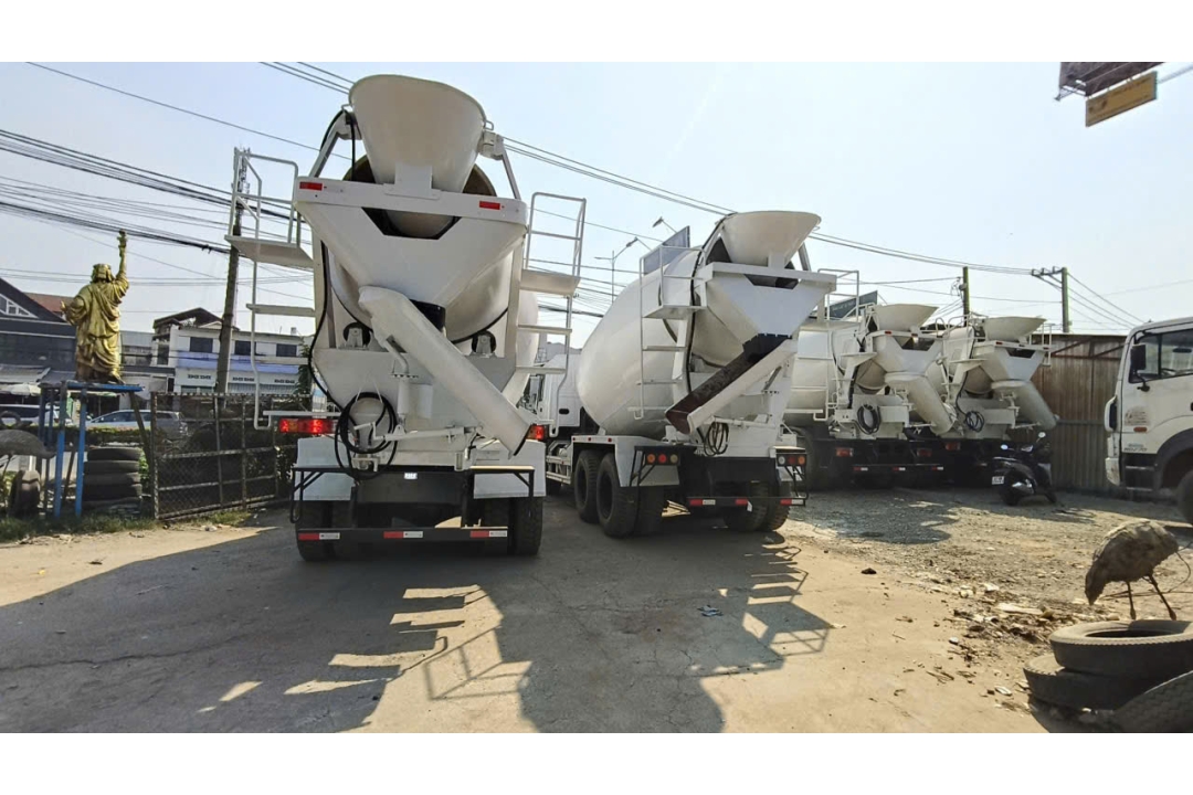 Xe trộn bê tông howo 2017