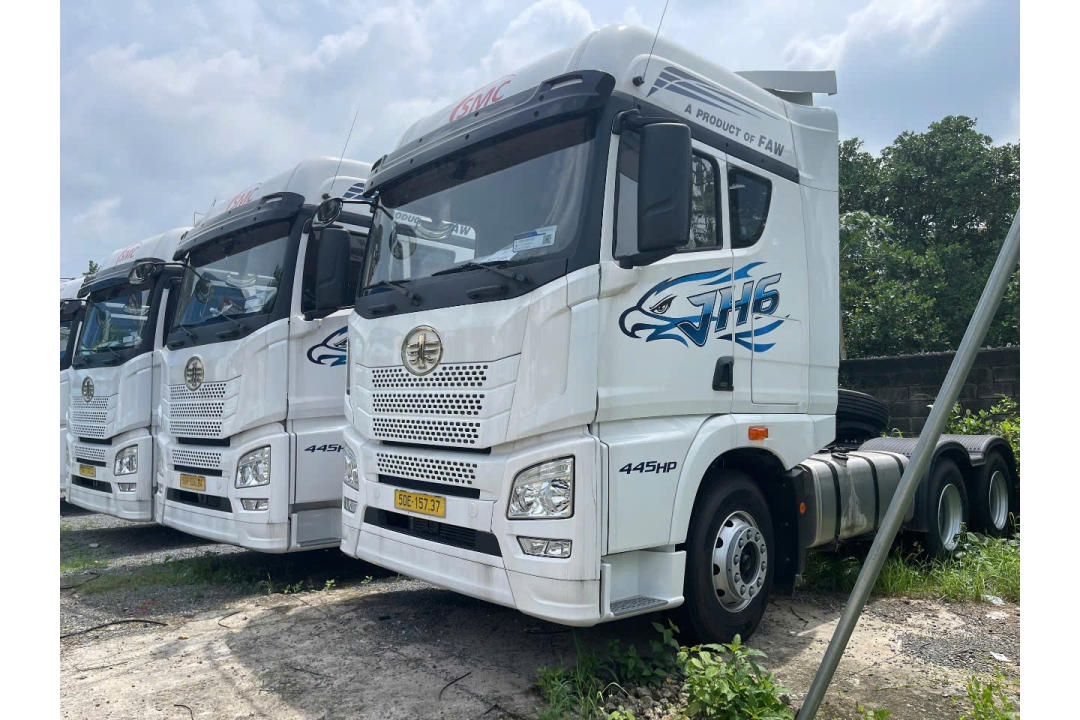 Xe đầu kéo 1