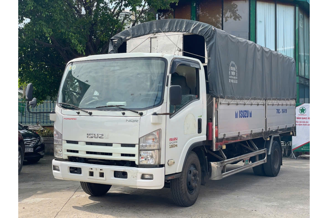 Xe tải ISUZU NQR 5 tấn 1