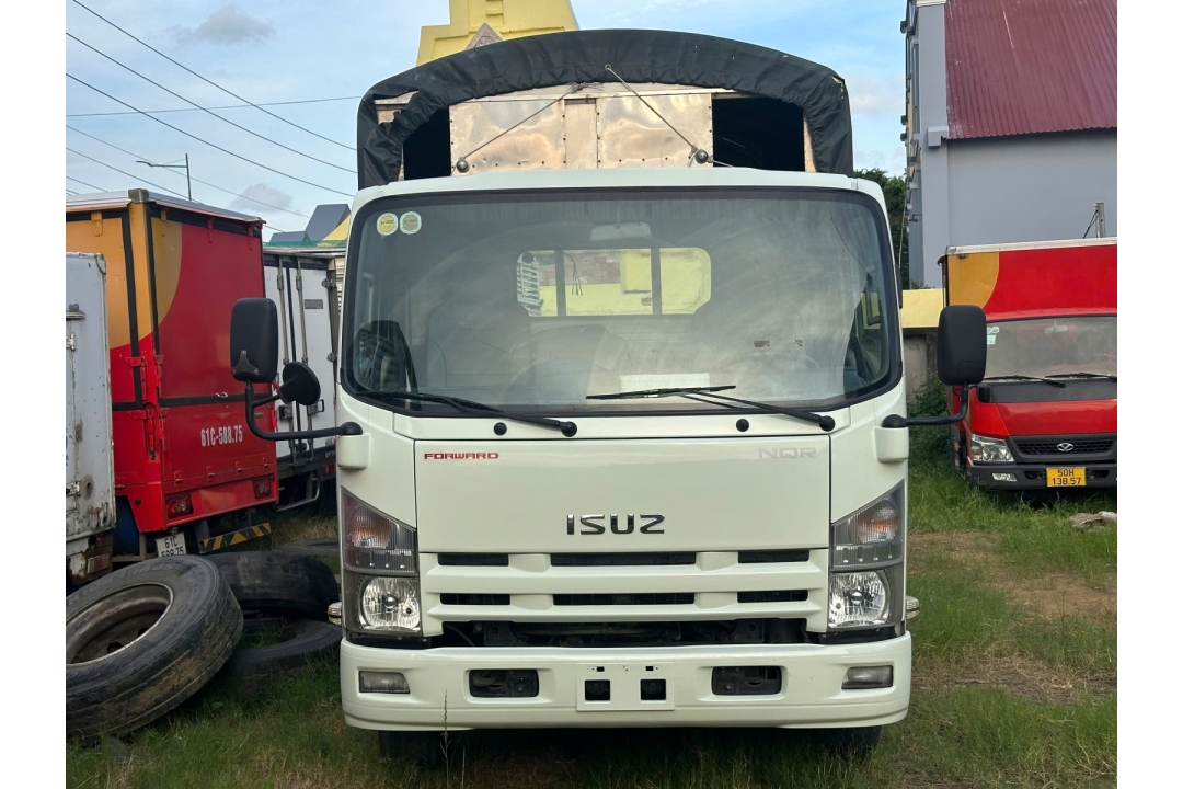 Xe tải ISUZU NQR 5 tấn 1