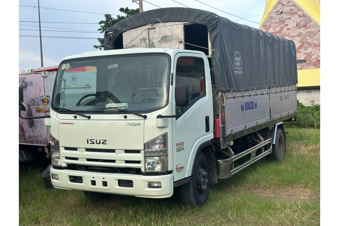 Xe tải ISUZU NQR 5 tấn 1
