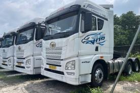 Xe đầu kéo 1